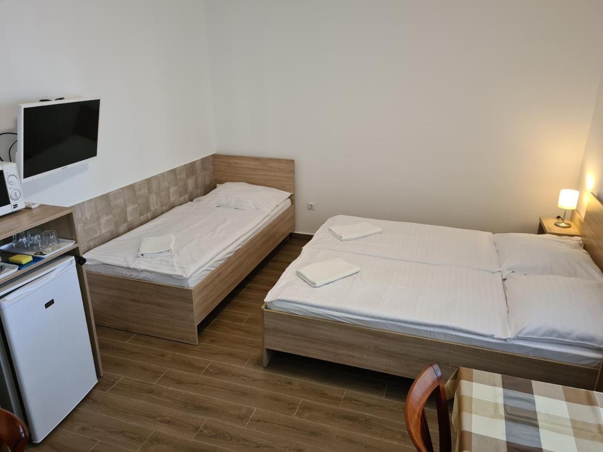 Tancsics Vendeghaz Hotel Siófok Værelse billede