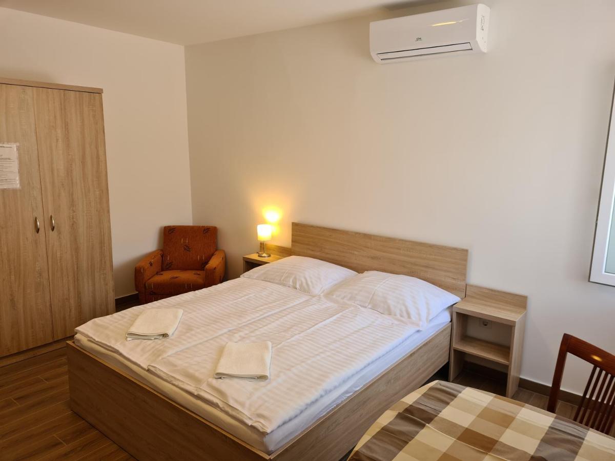 Tancsics Vendeghaz Hotel Siófok Eksteriør billede