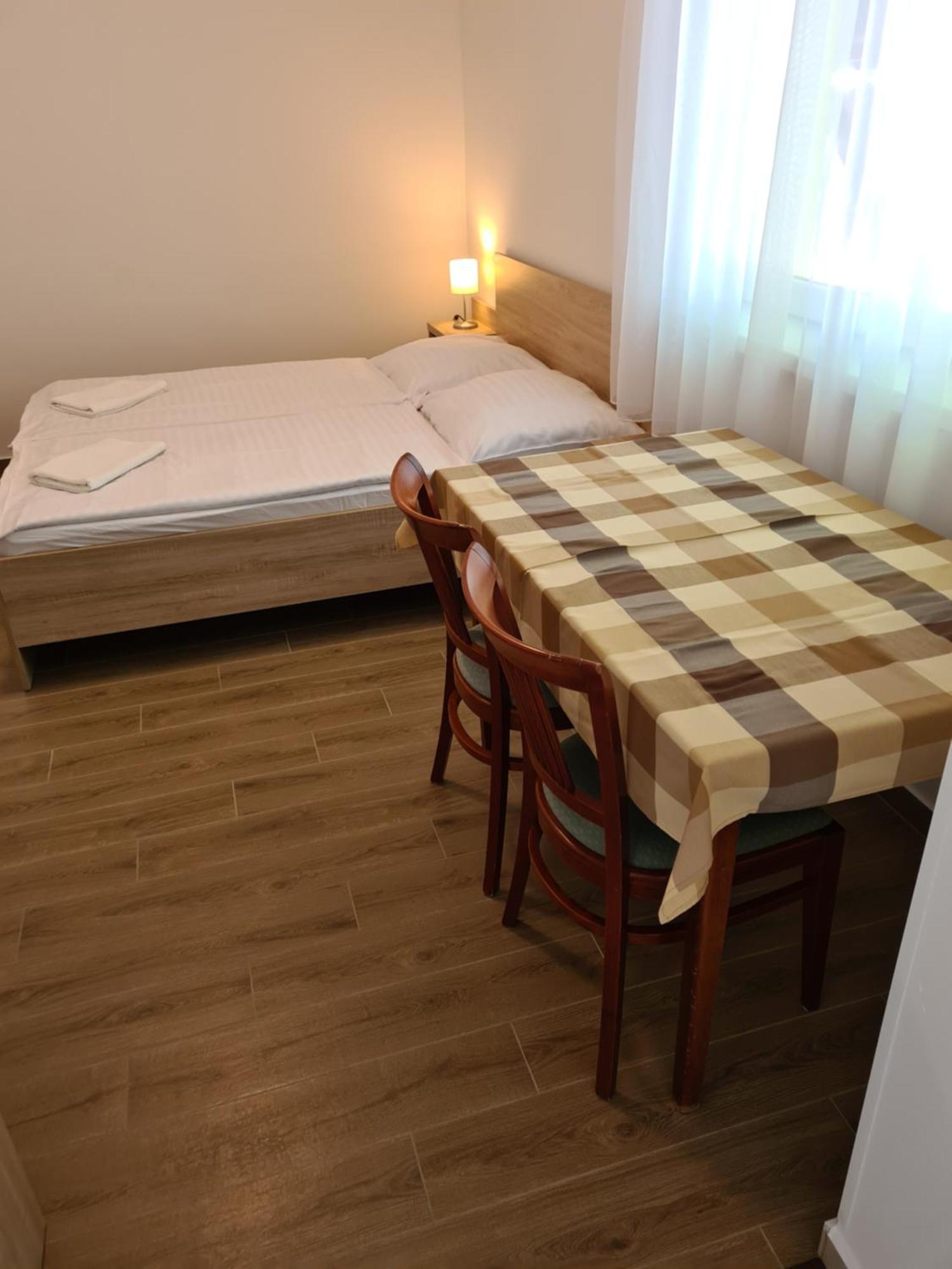 Tancsics Vendeghaz Hotel Siófok Værelse billede