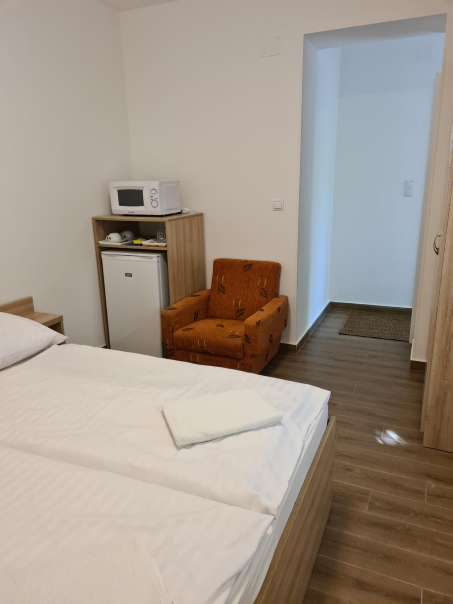 Tancsics Vendeghaz Hotel Siófok Værelse billede